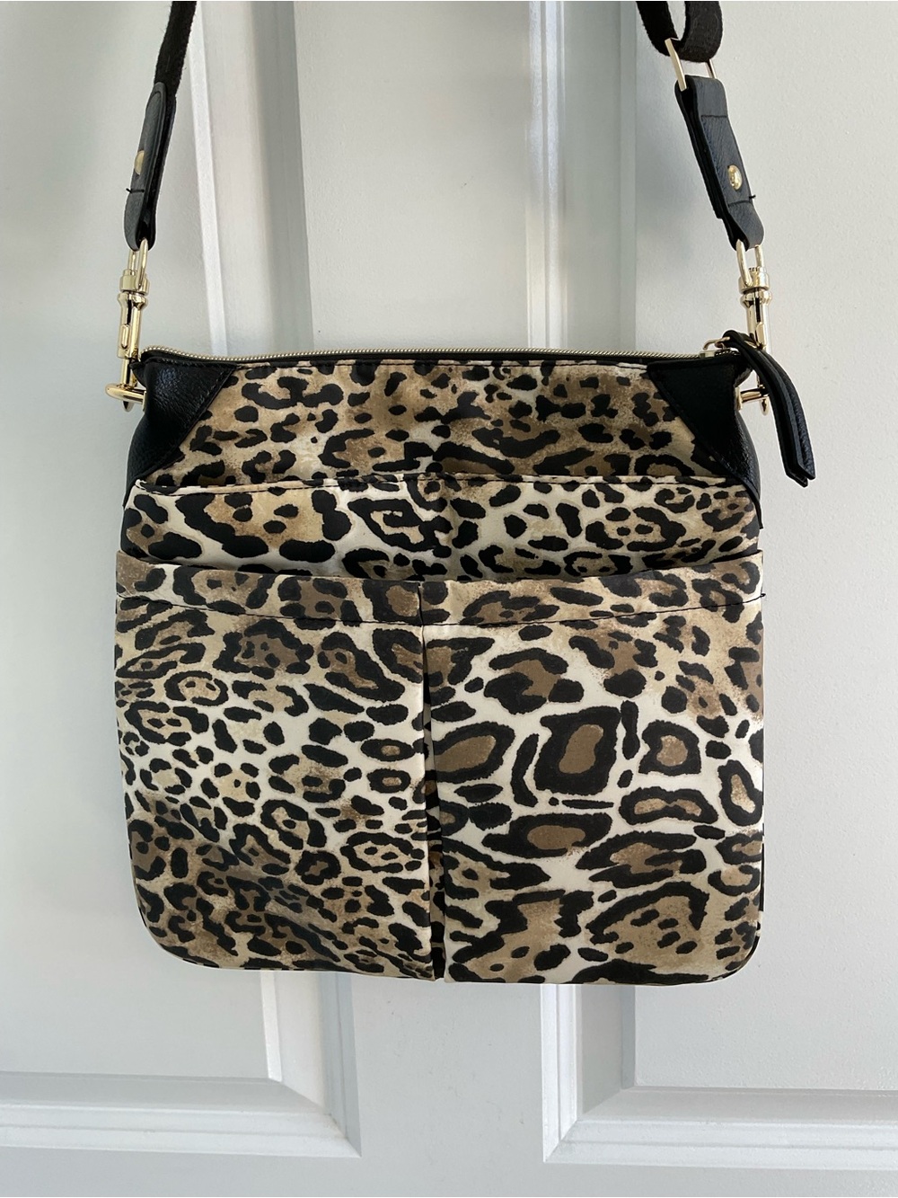NW/OT Chico’s Nylon Leopard Print Crossbody Bag with Black Trim - Picture 3 of 9